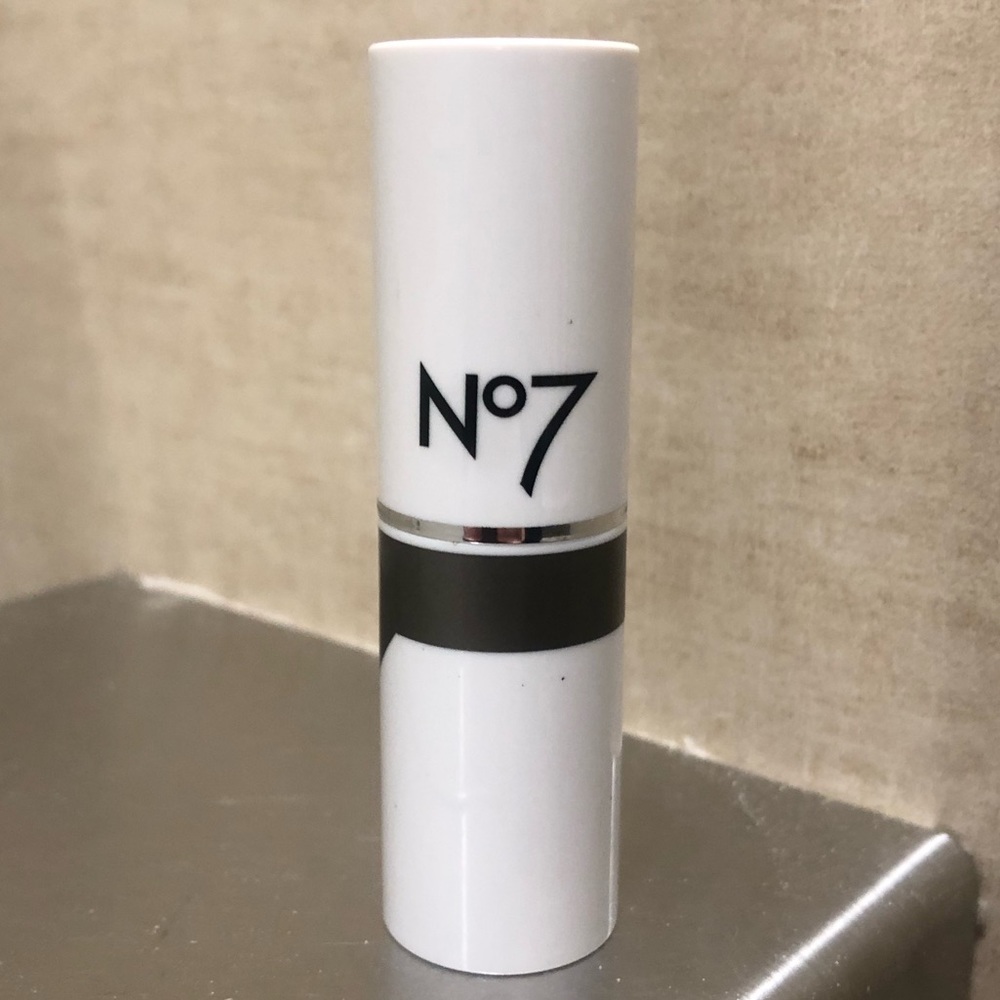 New Boots No7 Moisture Drench Lipstick Carmel Silk 1232 - Picture 5 of 9